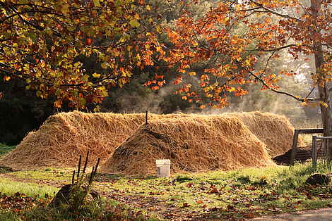Biodynamische Kompostierung @Raphael Garden, Kalifornien. Biodynamische Kompostierung @Raphael Garden, Kalifornien.